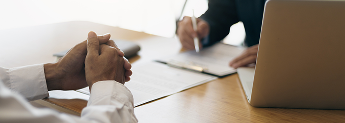 失敗例2:言葉巧みな営業トーク…高額リースの罠